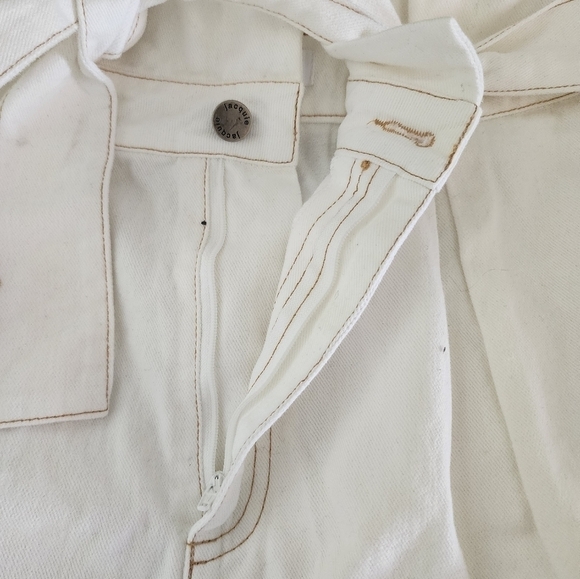 Jacquie the Label White Paperbag Super High-Rise Belted Shorts size Large - Picture 6 of 6